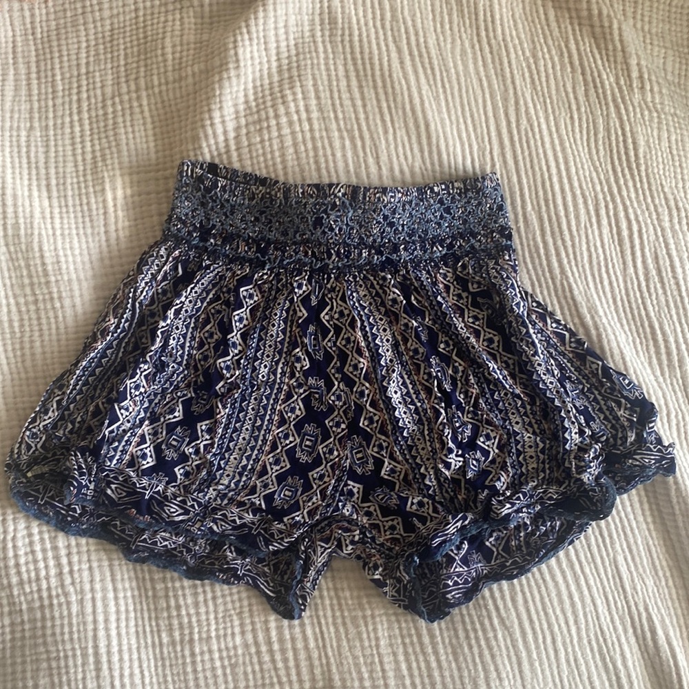Blue flowy patterned shorts